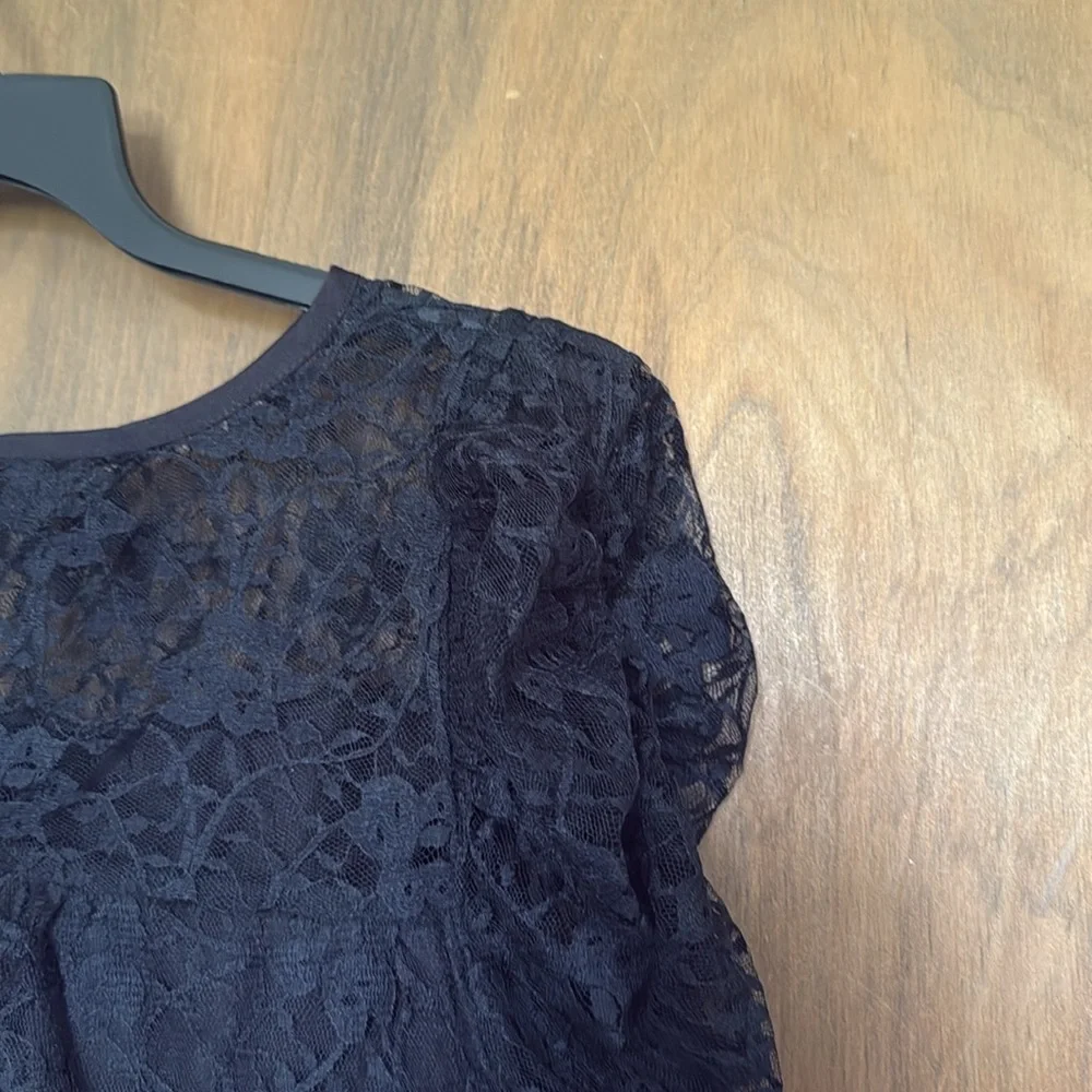 Loft black lace rouched sleeve with some puff sleeve top casual party L